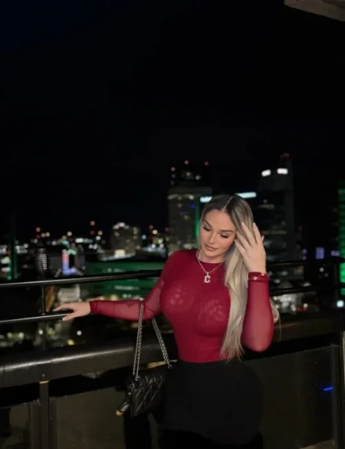 Kelsey photo 31, european, curvy, blonde hair, 170 cm, 77 kg, Large bust, Hong Kong