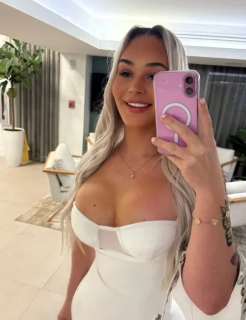Kelsey photo 41, european, curvy, blonde hair, 170 cm, 77 kg, Large bust, Hong Kong