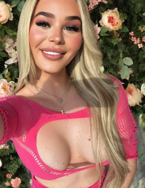 Kelsey photo 79, european, curvy, blonde hair, 170 cm, 77 kg, Large bust, Hong Kong