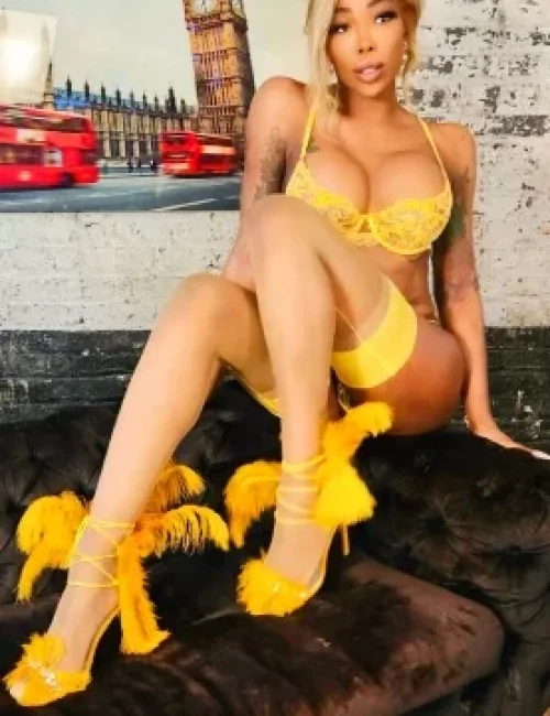 Candy Mira photo 17, ebony, athletic, blonde hair, 182 cm, 72 kg, Large bust, Hong Kong