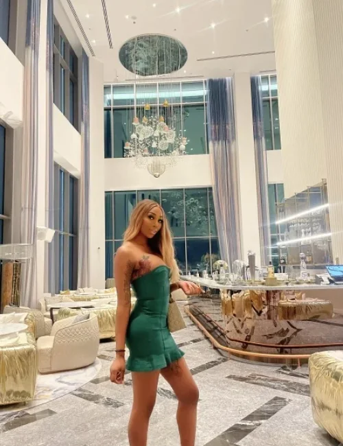 Candy Mira photo 36, ebony, athletic, blonde hair, 182 cm, 72 kg, Large bust, Hong Kong