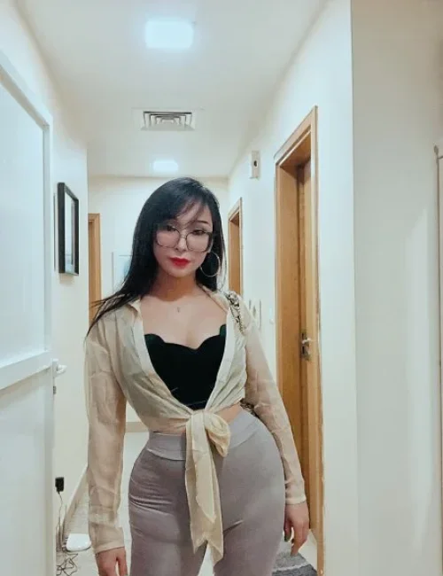 Salma photo 18, asian, petite, brunette, 152 cm, 45 kg, Medium bust, Hong Kong