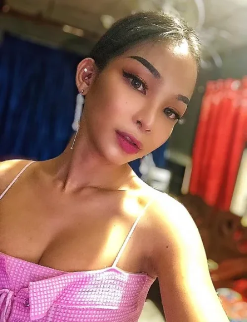 Salma photo 41, asian, petite, brunette, 152 cm, 45 kg, Medium bust, Hong Kong