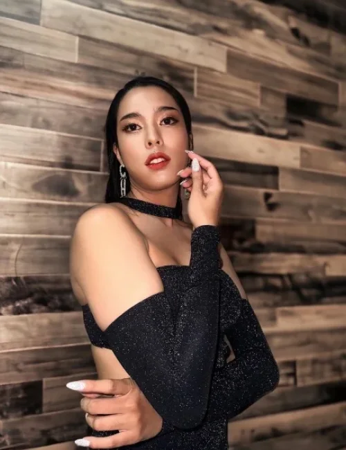 Susie photo 2, asian, athletic, black hair, 170 cm, 54 kg, Medium bust, Hong Kong