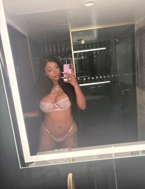 Bella Elle photo 3, ebony, average, black hair, 170 cm, 72 kg, Large bust, Hong Kong