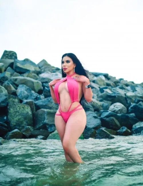 Florencia photo 24, european, curvy, black hair, 158 cm, 63 kg, Large bust, Hong Kong