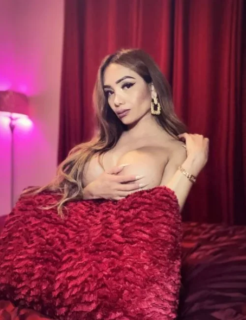 Iris Mira photo 12, asian, curvy, blonde hair, 161 cm, 72 kg, Large bust, Hong Kong