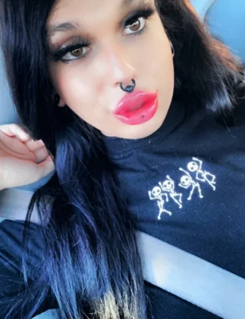 Greta photo 21, european, curvy, black hair, 161 cm, 68 kg, Medium bust, Hong Kong