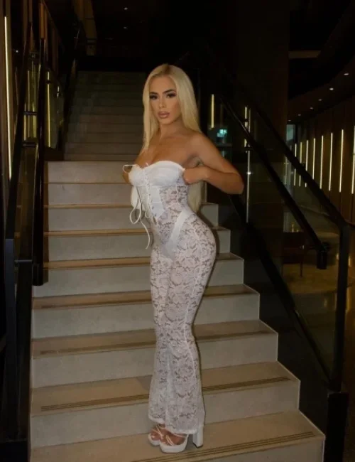 Alexa Mira photo 6, asian, petite, blonde hair, 161 cm, 52 kg, Medium bust, Hong Kong