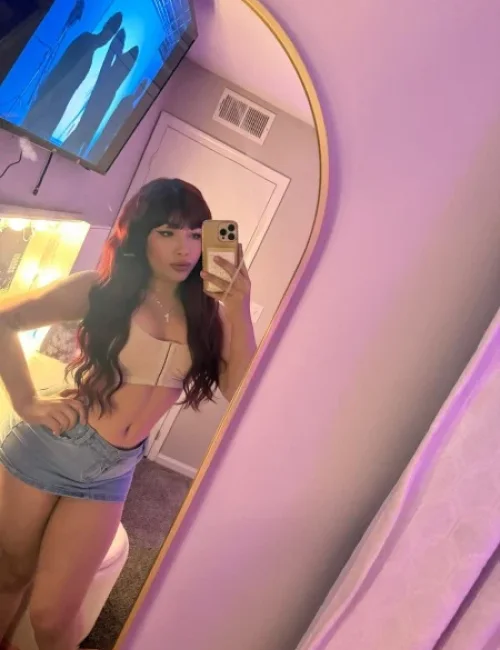 Manuela photo 10, asian, busty, black hair, 164 cm, 79 kg, Large bust, Hong Kong