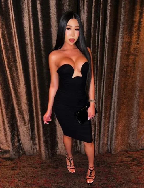 Chrissy photo 18, asian, average, black hair, 161 cm, 63 kg, Large bust, Hong Kong
