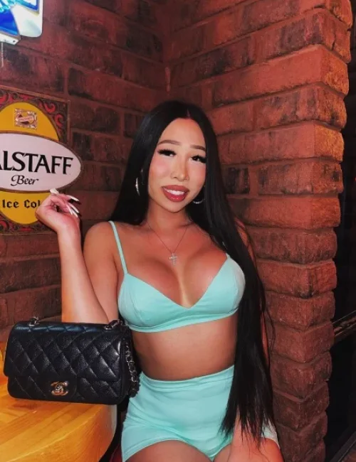 Chrissy photo 21, asian, average, black hair, 161 cm, 63 kg, Large bust, Hong Kong