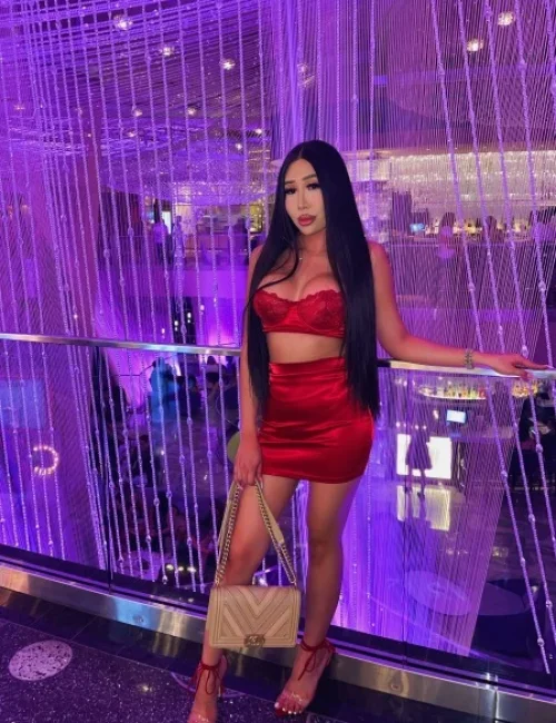 Chrissy photo 24, asian, average, black hair, 161 cm, 63 kg, Large bust, Hong Kong