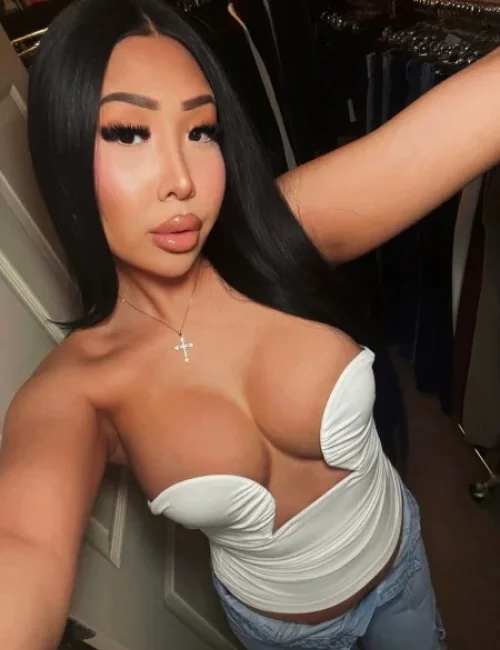 Chrissy photo 3, asian, average, black hair, 161 cm, 63 kg, Large bust, Hong Kong