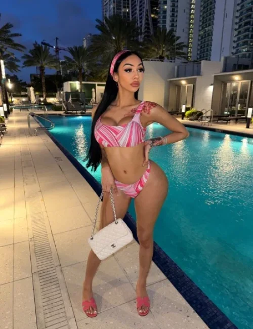 Jasmine photo 15, european, average, black hair, 167 cm, 63 kg, Large bust, Hong Kong