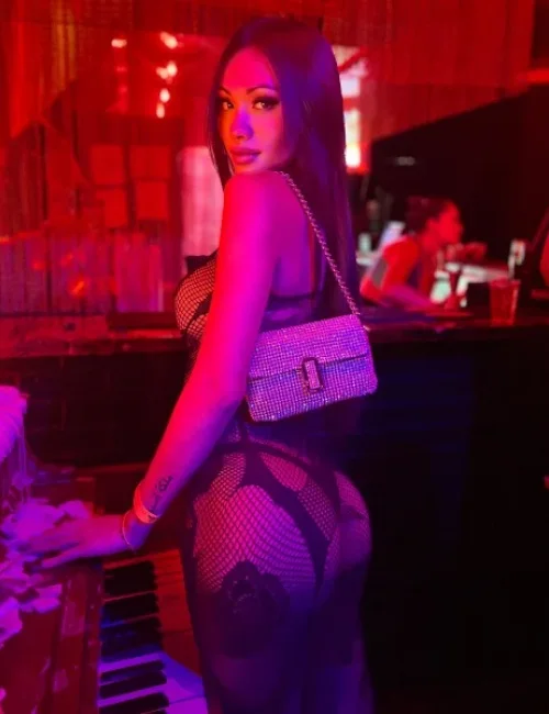Emilia photo 4, asian, slim, black hair, 161 cm, 47 kg, Small bust, Hong Kong