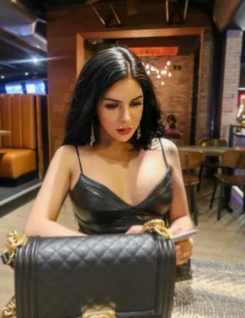 Anastasia photo 27, european, curvy, black hair, 167 cm, 72 kg, Medium bust, Hong Kong
