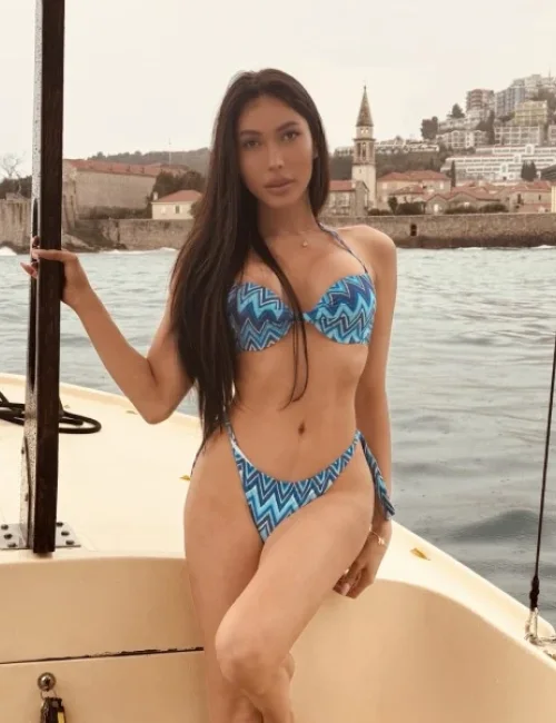 Georgina photo 4, asian, average, brunette, 164 cm, 61 kg, Small bust, Hong Kong