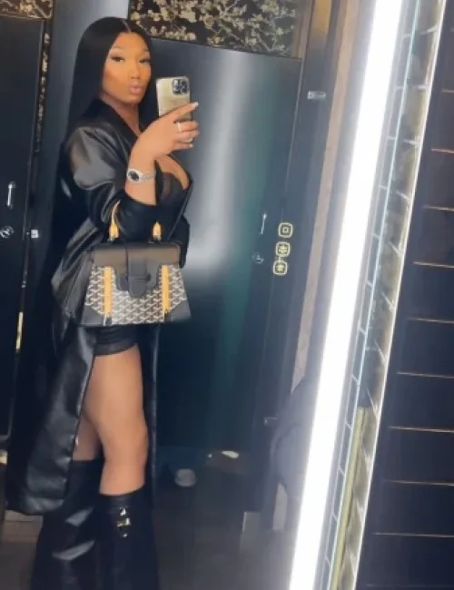 Meg photo 8, european, athletic, black hair, 161 cm, 56 kg, Large bust, Hong Kong