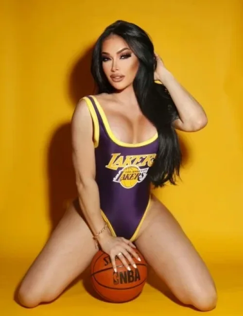 Corina photo 16, european, athletic, black hair, 174 cm, 63 kg, Large bust, Hong Kong