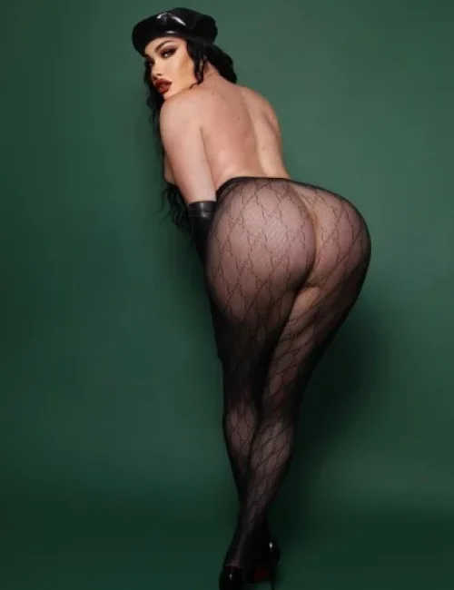 Corina photo 17, european, athletic, black hair, 174 cm, 63 kg, Large bust, Hong Kong