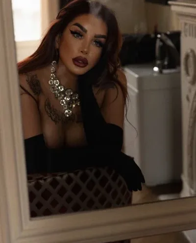 Dulce photo 1, asian, average, red hair, 170 cm, 70 kg, Large bust, Hong Kong