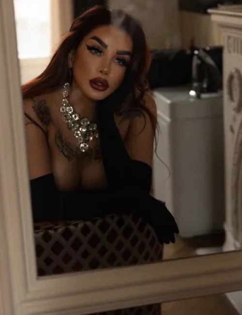 Dulce photo 1, asian, average, red hair, 170 cm, 70 kg, Large bust, Hong Kong