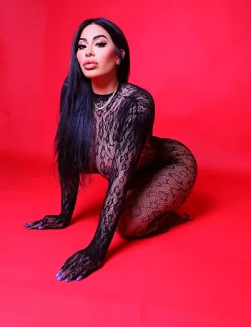 Kiera photo 20, european, curvy, auburn hair, 152 cm, 58 kg, Large bust, Hong Kong