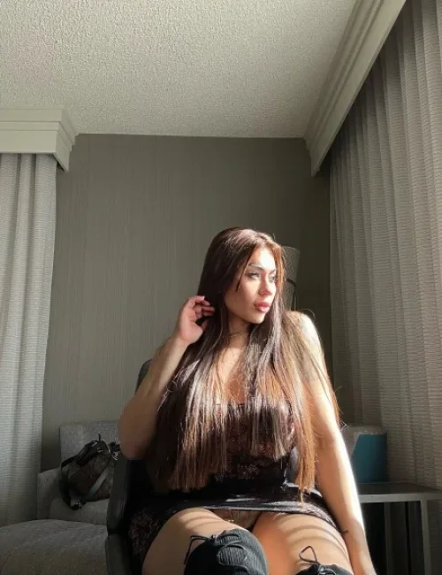 Kiera photo 50, european, curvy, auburn hair, 152 cm, 58 kg, Large bust, Hong Kong