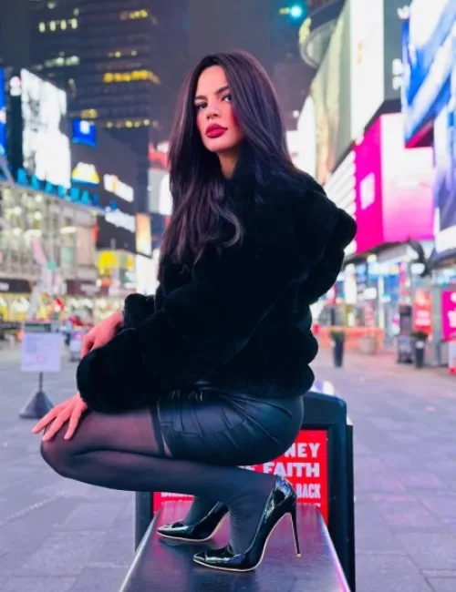 Sabrina Lina photo 3, asian, average, black hair, 180 cm, 74 kg, Medium bust, Hong Kong