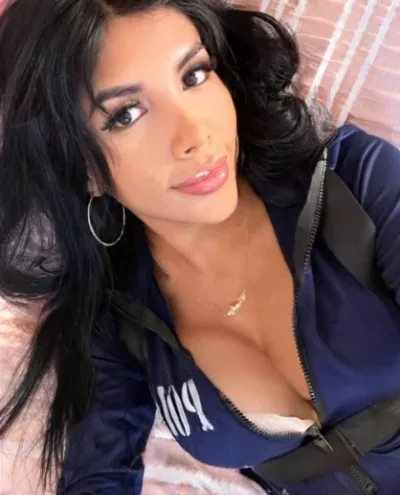 Fernanda photo 1, asian, average, black hair, 168 cm, 63 kg, Medium bust, Hong Kong