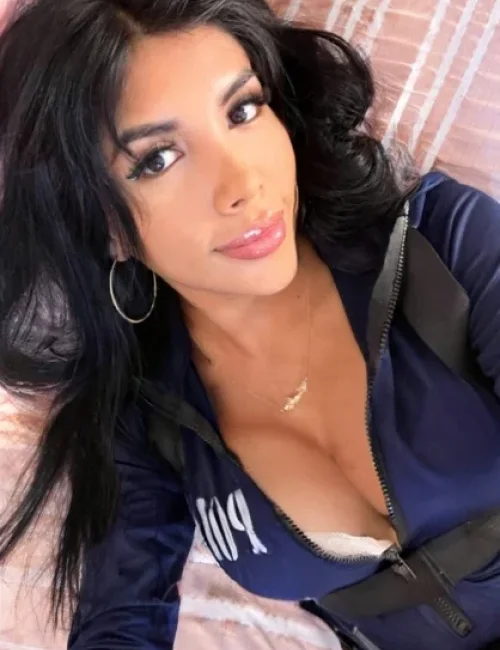 Fernanda photo 1, asian, average, black hair, 168 cm, 63 kg, Medium bust, Hong Kong