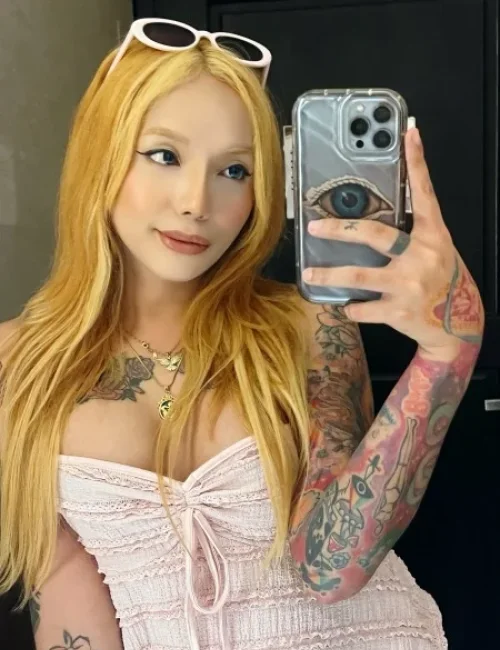 Camilla Lina photo 1, asian, athletic, blonde hair, 170 cm, 58 kg, Medium bust, Hong Kong