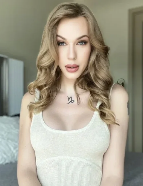 Crystal photo 6, european, athletic, blonde hair, 174 cm, 61 kg, Small bust, Hong Kong