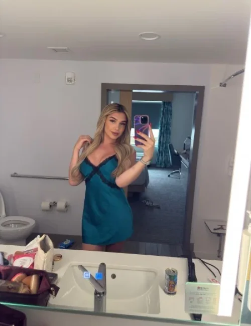 Deja Lina photo 6, european, average, blonde hair, 178 cm, 70 kg, Large bust, Hong Kong