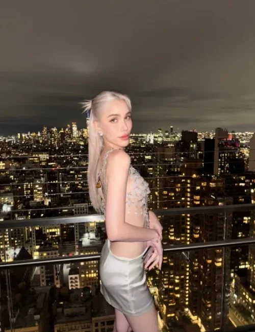 Ava photo 12, asian, slim, blonde hair, 174 cm, 54 kg, Small bust, Hong Kong