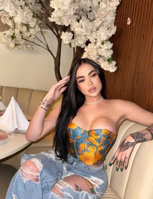 Brenda photo 12, european, curvy, black hair, 167 cm, 77 kg, Medium bust, Hong Kong