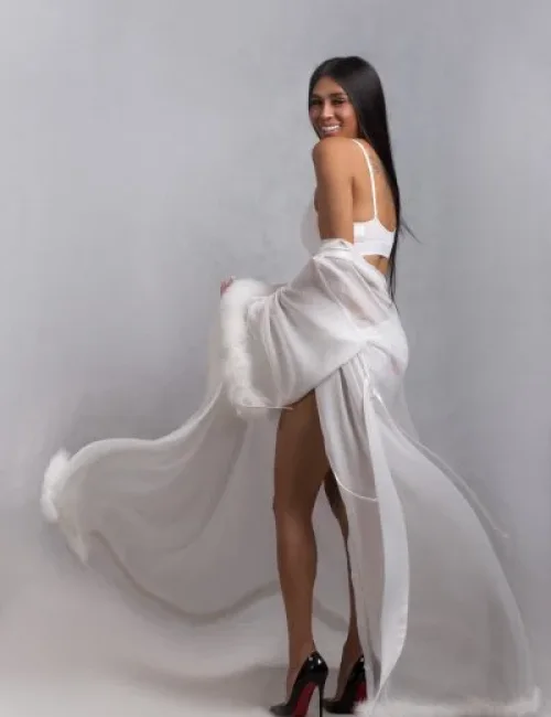 Eva Lina photo 4, asian, average, black hair, 174 cm, 68 kg, Medium bust, Hong Kong