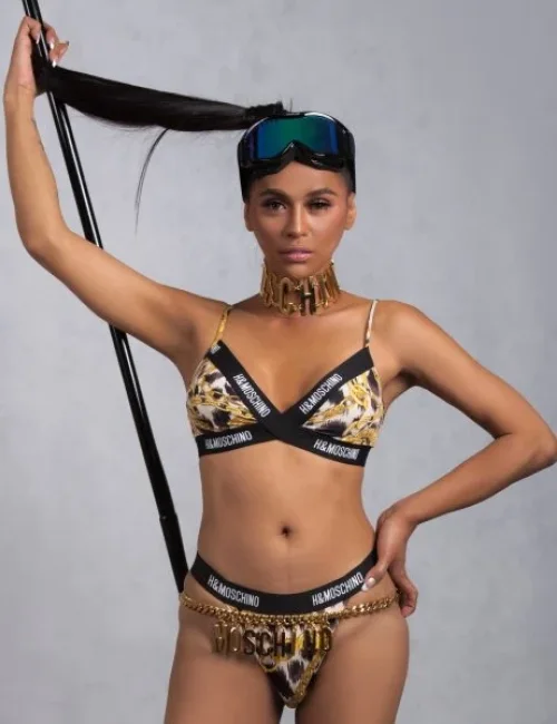 Eva Lina photo 96, asian, average, black hair, 174 cm, 68 kg, Medium bust, Hong Kong