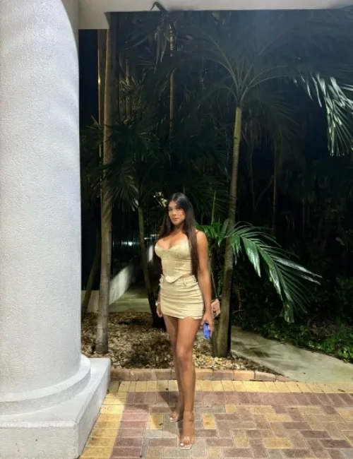 Eleonora photo 10, asian, curvy, brunette, 167 cm, 72 kg, Medium bust, Hong Kong