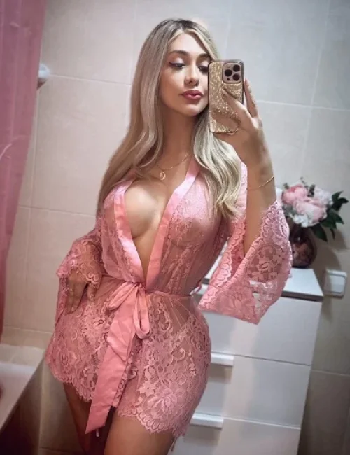 Cassandra Lina photo 6, european, athletic, blonde hair, 167 cm, 58 kg, Medium bust, Hong Kong