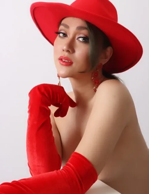 Apolonia photo 6, asian, athletic, blonde hair, 164 cm, 56 kg, Medium bust, Hong Kong
