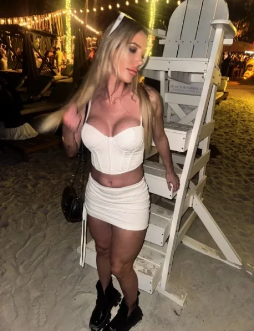 Julieta photo 27, european, average, blonde hair, 162 cm, 61 kg, Medium bust, Hong Kong