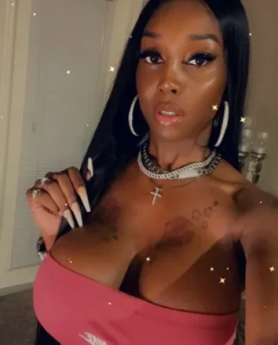 Kimmy photo 1, ebony, average, brunette, 180 cm, 74 kg, Large bust, Hong Kong