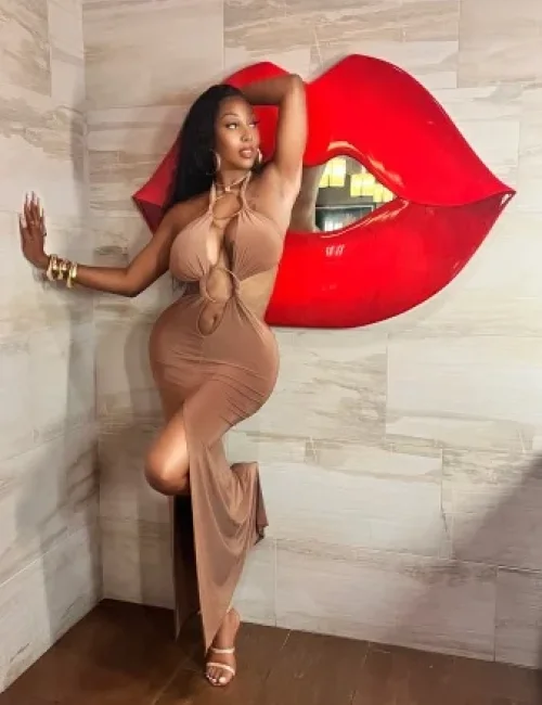 Kimmy photo 13, ebony, average, brunette, 180 cm, 74 kg, Large bust, Hong Kong