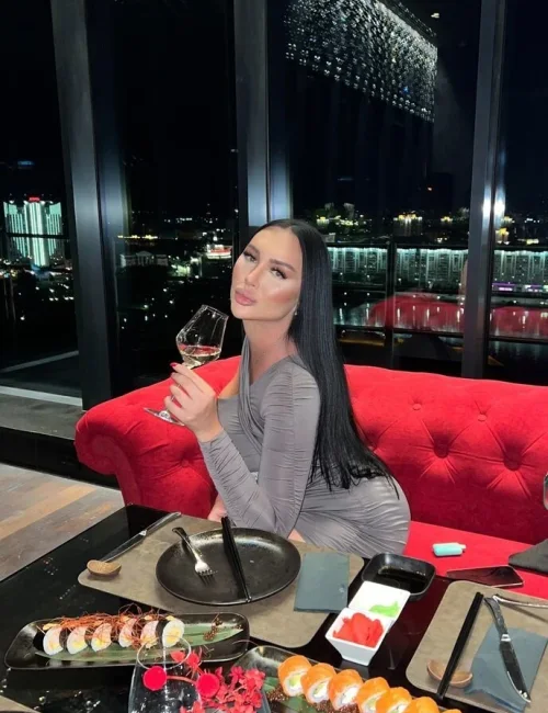 Darina Lina photo 4, european, athletic, black hair, 180 cm, 70 kg, Large bust, Hong Kong