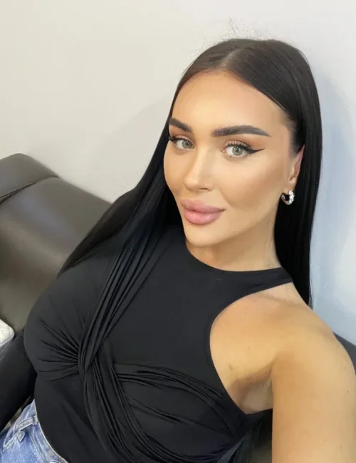 Darina Lina photo 6, european, athletic, black hair, 180 cm, 70 kg, Large bust, Hong Kong