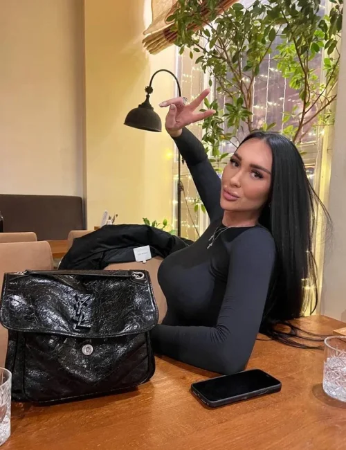 Darina Lina photo 7, european, athletic, black hair, 180 cm, 70 kg, Large bust, Hong Kong