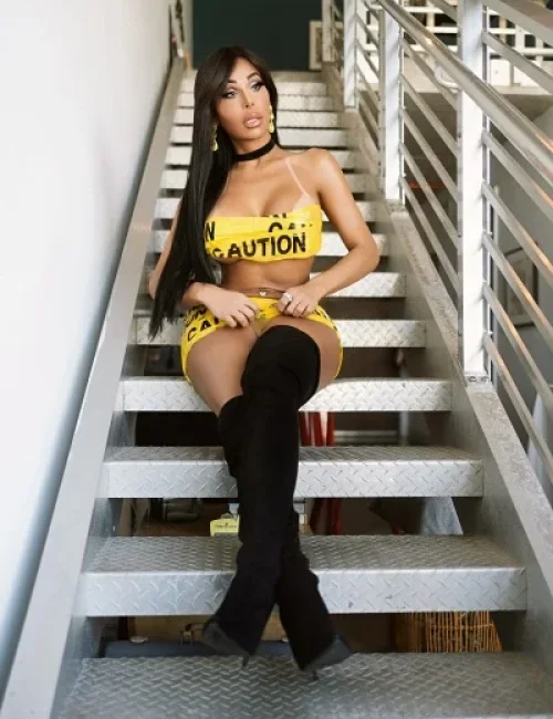 Valeri photo 27, asian, average, black hair, 170 cm, 72 kg, Large bust, Hong Kong