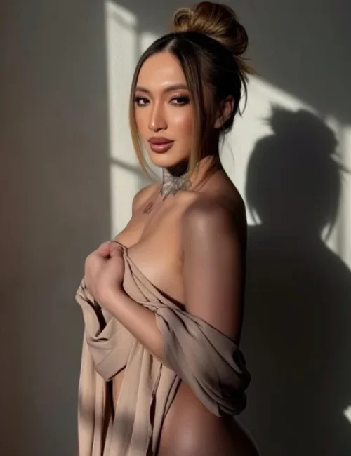 Pilar photo 48, asian, athletic, auburn hair, 167 cm, 56 kg, Medium bust, Hong Kong